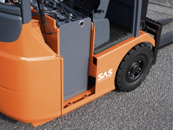 3-Wheel Electric Forklifts - Image 3