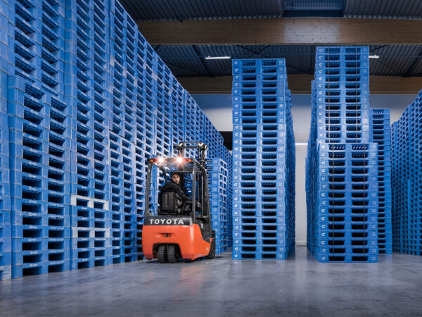 3-Wheel Electric Forklifts - Image 6