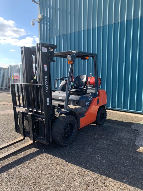 Tonero LPG (3.0t) - Image 3