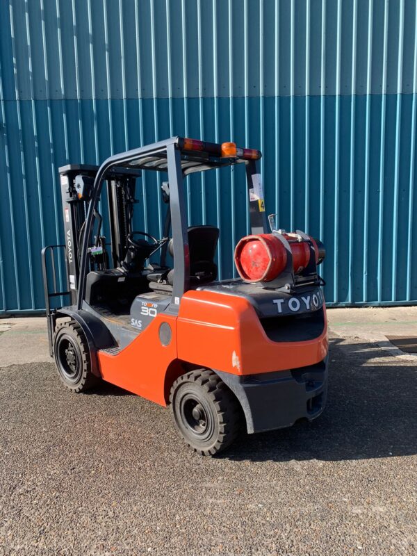 Tonero LPG (3.0t) - Image 2