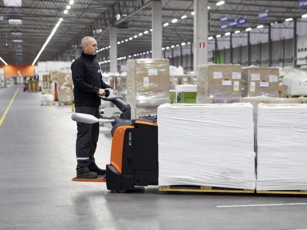 BT Levio Powered Pallet Trucks - Image 3