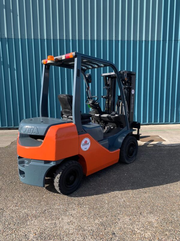 Tonero 4 Wheel Diesel (2.5t) - Image 4