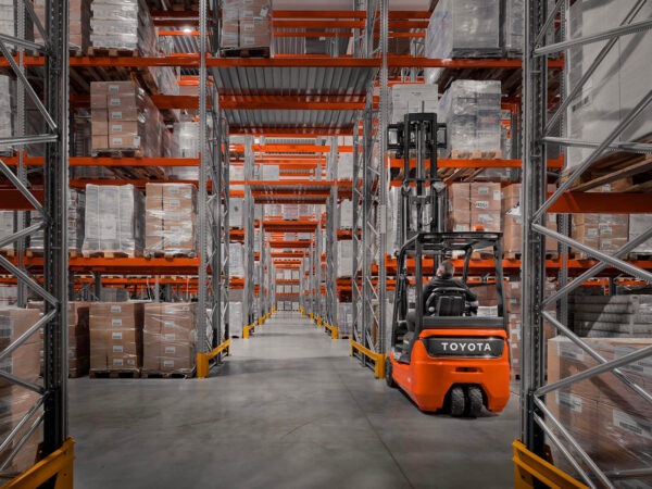 3-Wheel Electric Forklifts - Image 4