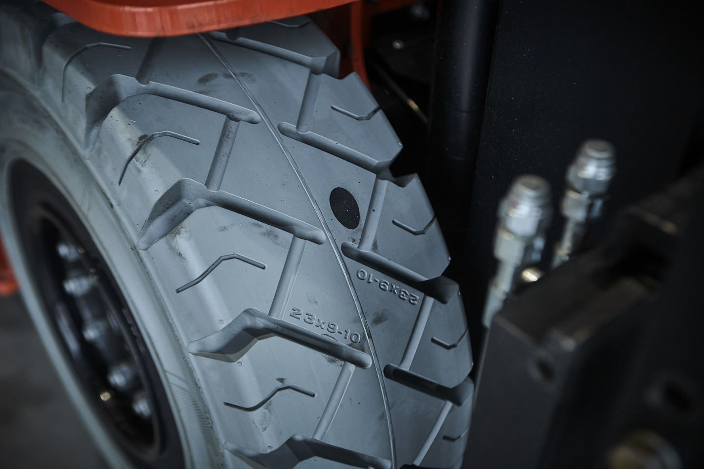Forklift tyre