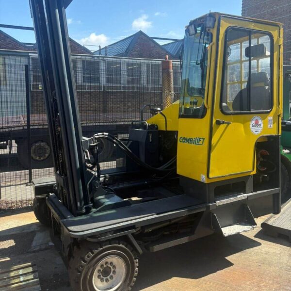 C5000XL Multidirectional Forklift - Image 2